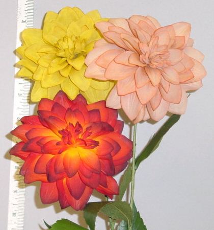 Dahlia -- handcrafted to look real in Germany