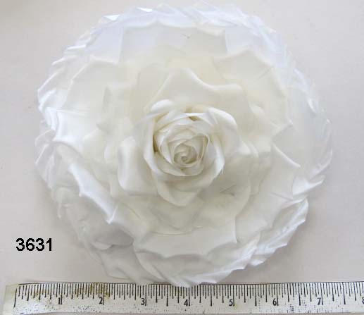 Vintage Millinery Flower White Bloom Cluster for Hat Wedding or Hair Y246 